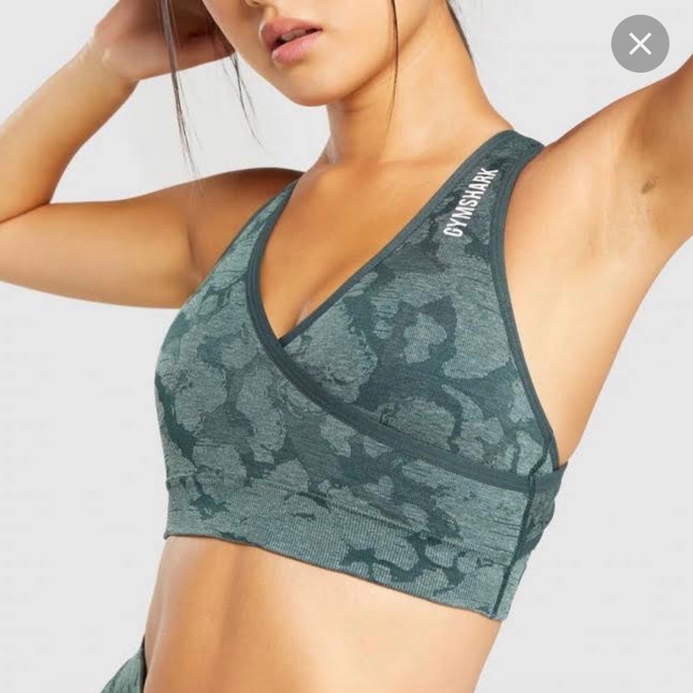 Gymshark adapt camo seamless sports bra dark green camo